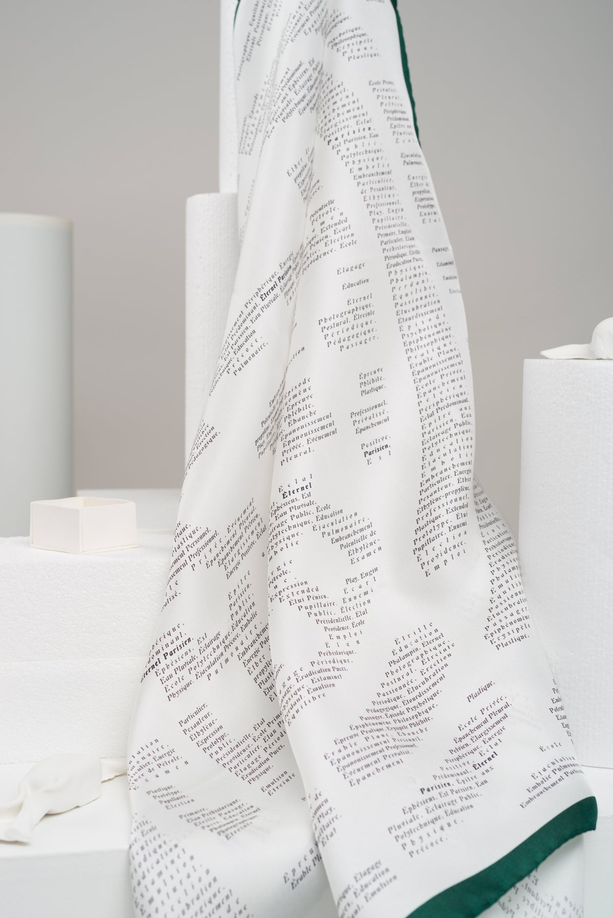 é.p. 400 — Parisian Manhole Cover